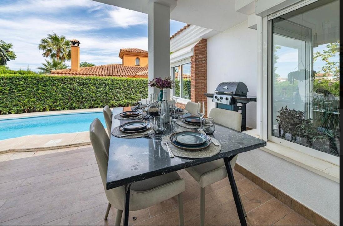 Villa Benalmadena, Av. Del Higueron Luaran gambar